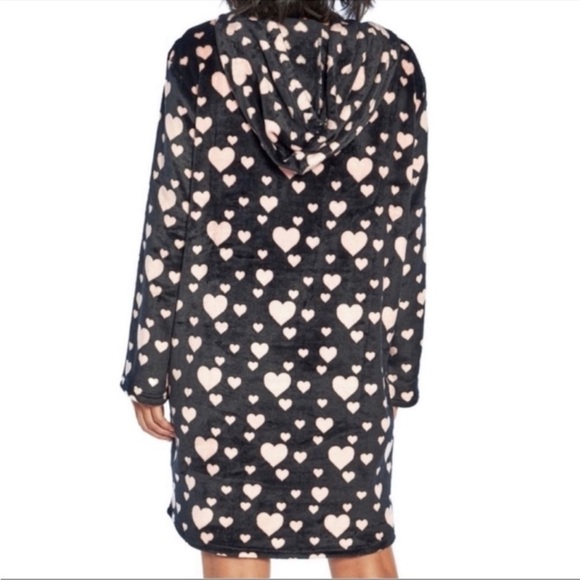 WILDFOX Oversized Plush Heart Print Long Sleeve Hooded Lounger - Picture 2 of 10